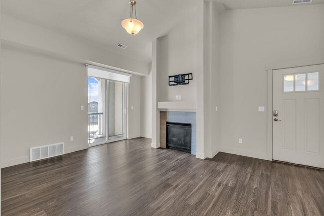 Building Photo - 1051 500 E