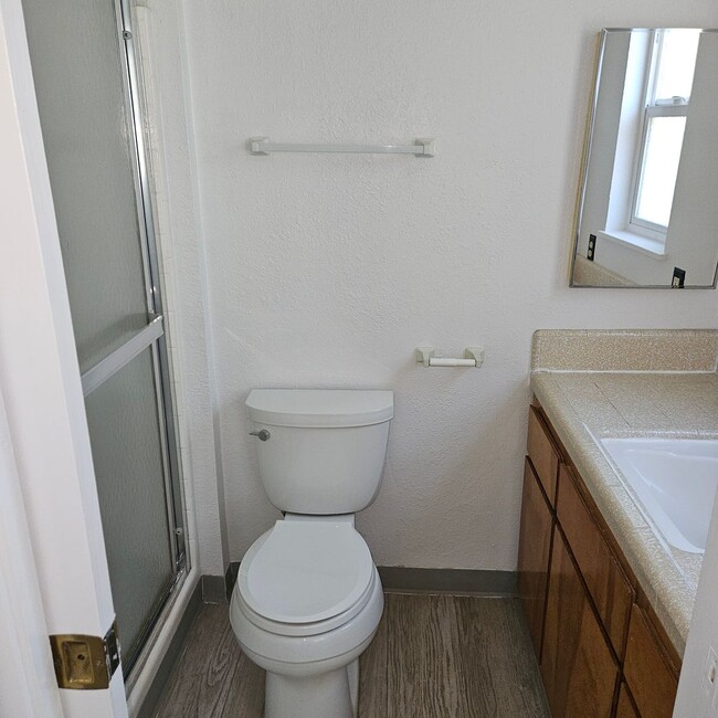 Building Photo - Charming 3 Bedroom, 2 Bath Home w/Large Ba...
