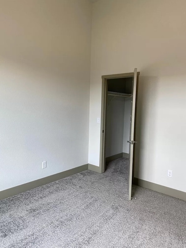 Building Photo - 2467 Valverde Dr