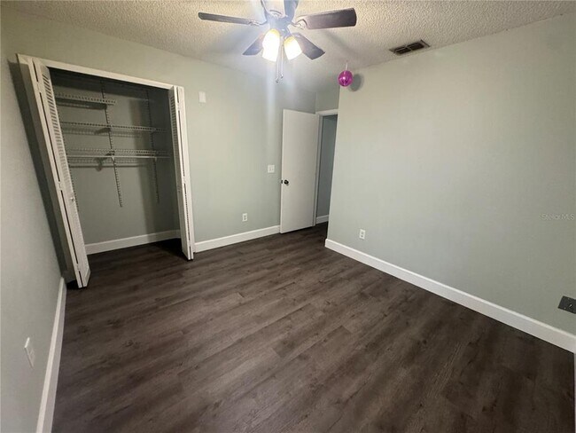 Building Photo - 10941 Mill Pond Way