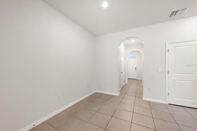 Building Photo - 424 Newmont Cir