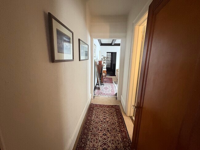 Building Photo - 3355 N Bartlett Ave