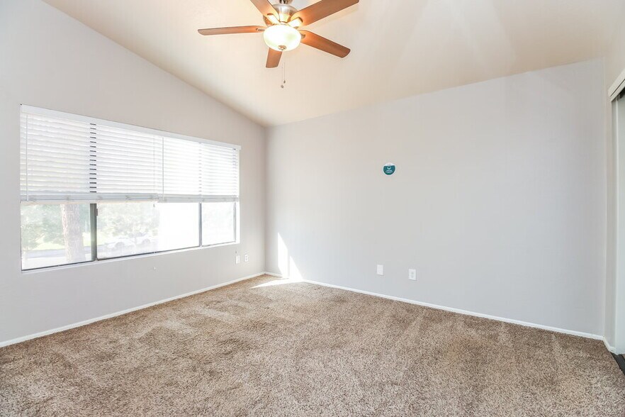 Building Photo - 1418 N Brittany Ln