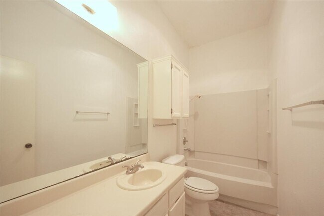 Building Photo - 8200 Cahill Dr
