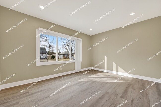 Building Photo - Completely Renovated 4-Bedroom Home in Warren!