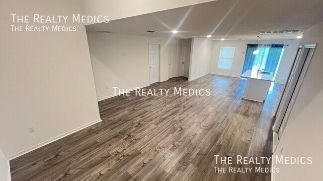 Building Photo - 2498 Cogan Dr