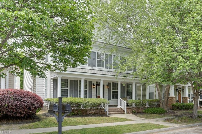 Building Photo - 528 Normandy St