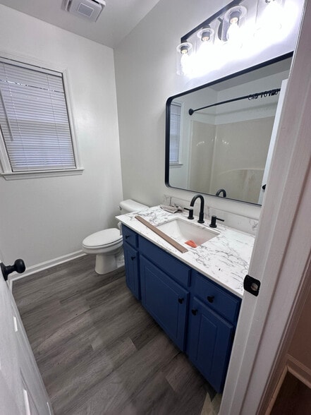 Building Photo - 123 Carson Dr