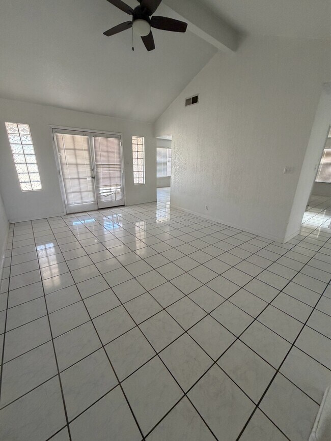 Building Photo - 12741 Bunyan Way