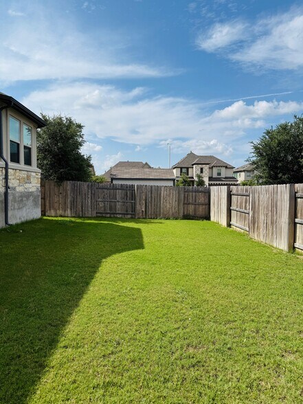 Building Photo - 2944 Youngwood St
