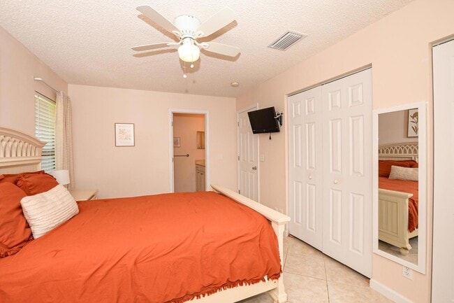 Building Photo - 3970 NW Cinnamon Tree Cir