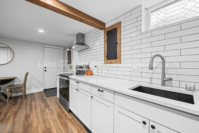 Building Photo - 3870 N Honeysuckle Dr