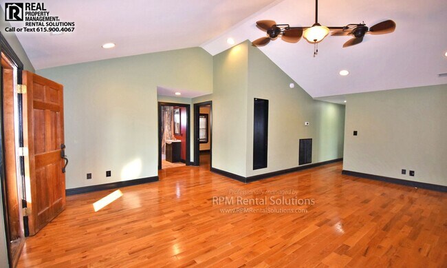 Building Photo - 3BR/2BA one level, carport+detached garage/workshop, washer/dryer included, on 1.6 acres in M'boro!