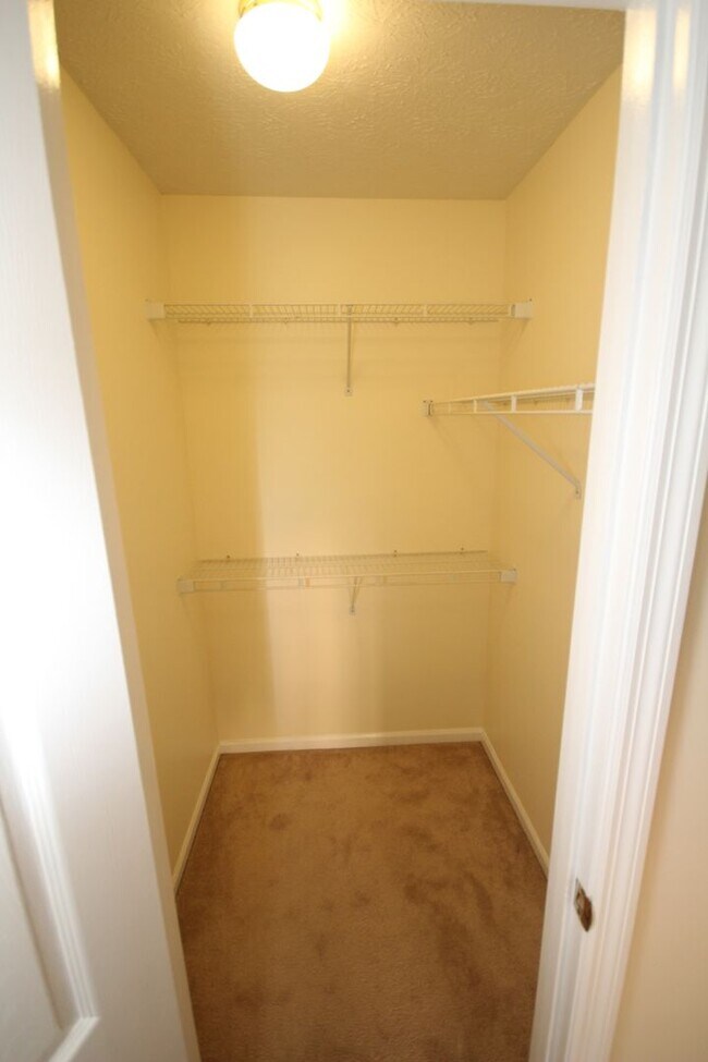 Building Photo - 1002 Jessicas Ct