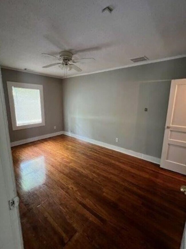 Building Photo - BELOW MARKET RENT!