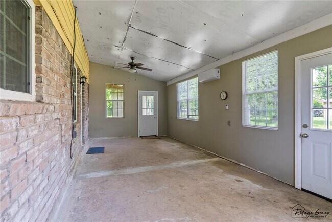 Building Photo - 719 Kilpatrick St