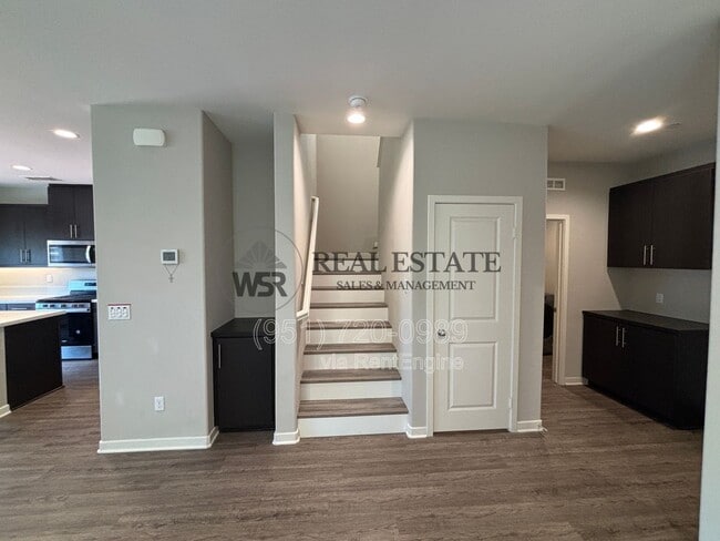 Building Photo - 12843 Greenstone Way
