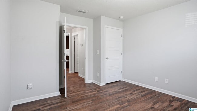 Building Photo - 3821 Kendall Brook Dr