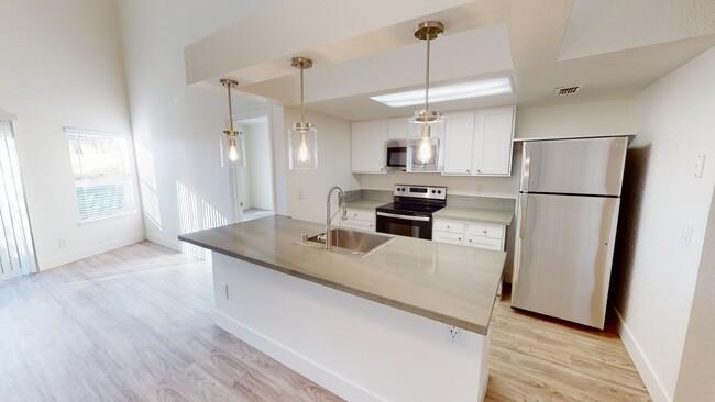 Kitchen - Copper Hill Apartments