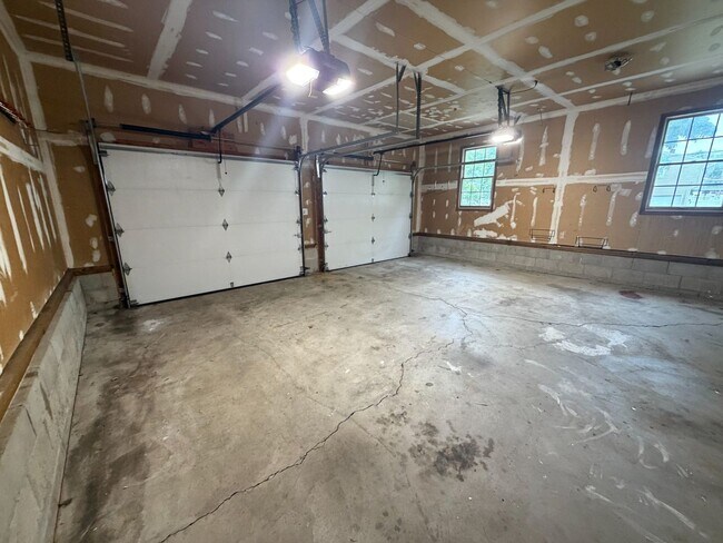 Building Photo - 43 S Westfield Rd