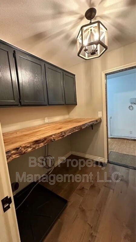 Building Photo - 25130 Rancho Lobo Ct