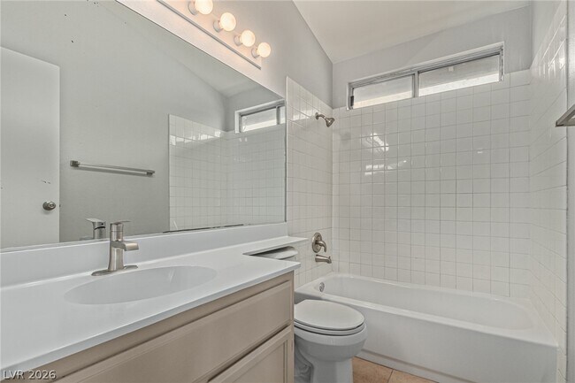 Building Photo - 2689 Rungsted St