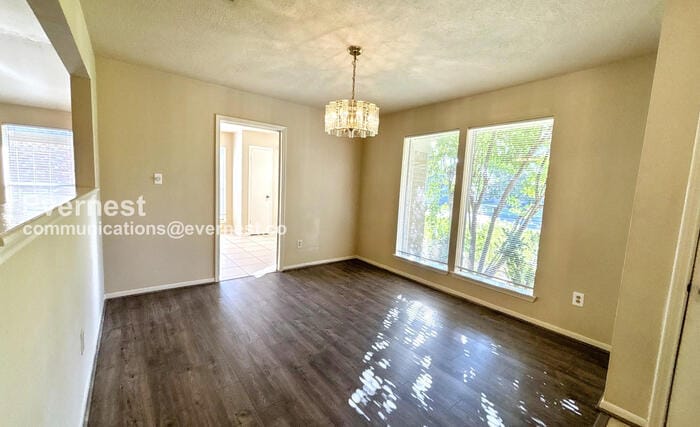 Building Photo - 1018 Valley Ranch Dr