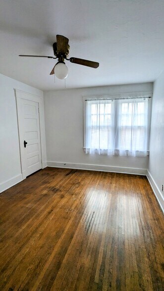 bedroom - 2330 N 4th St