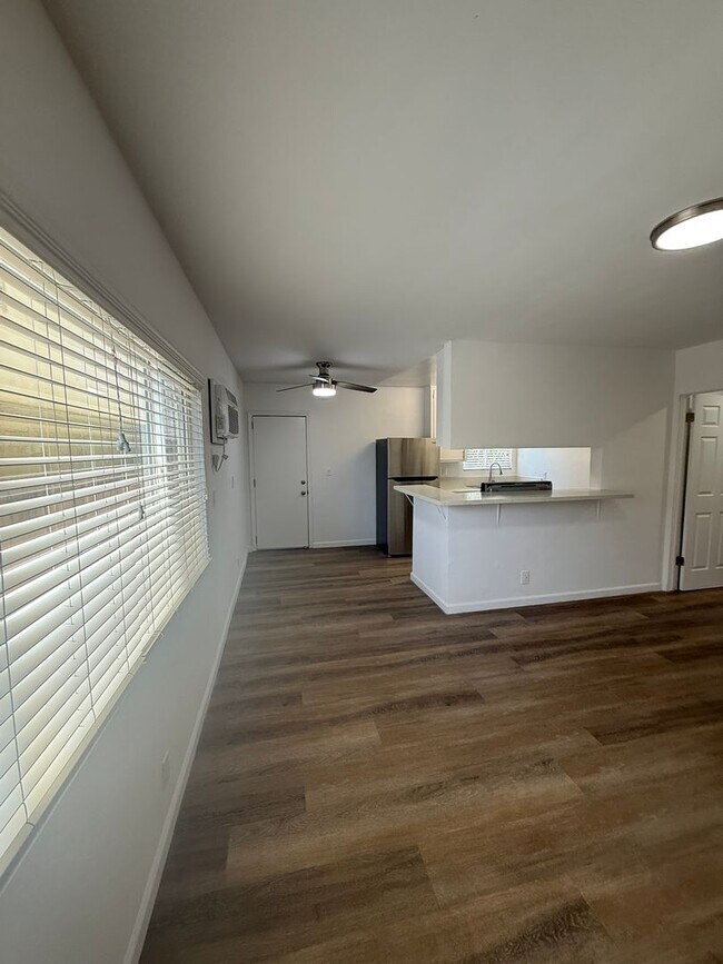 Interior Photo - 2231 S. Hauser Blvd