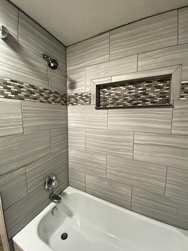 Building Photo - 4830 Field Ct
