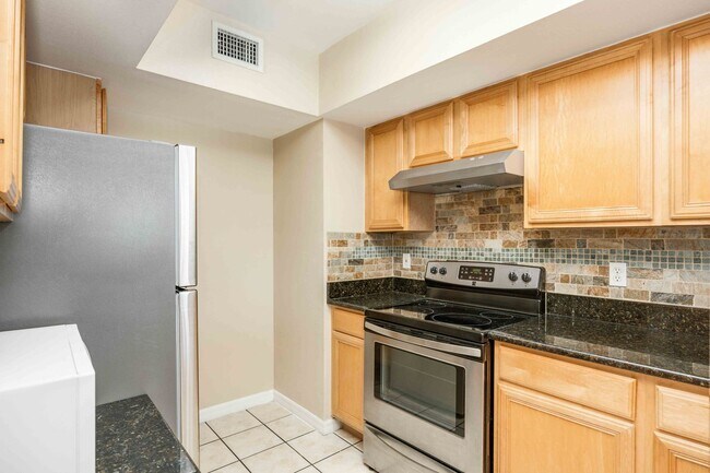 Building Photo - 2/2 condo at the Villagio becoming availab...
