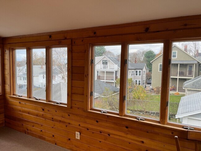 Building Photo - 42 School St