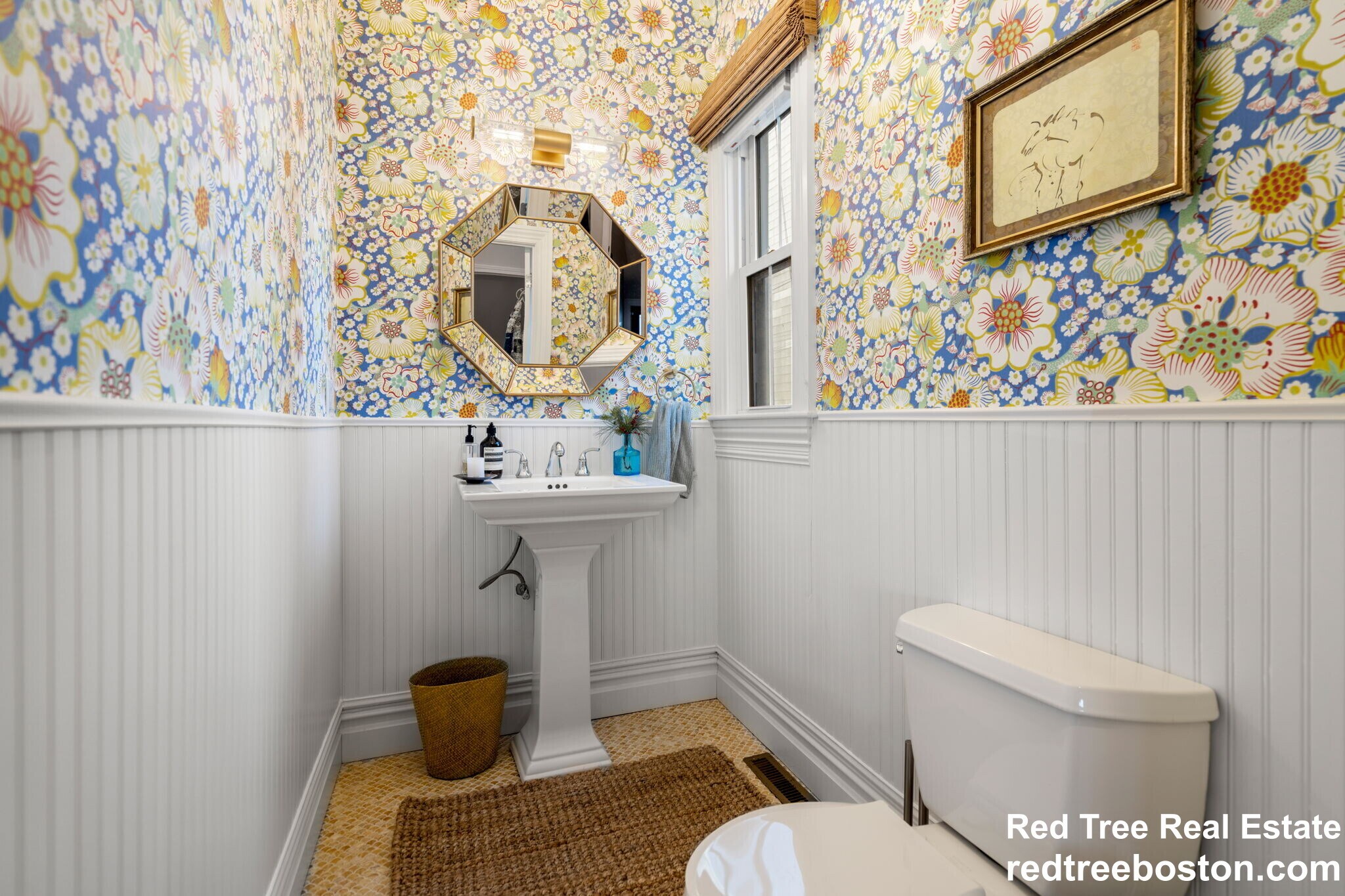 Building Photo - 687 E 6th St