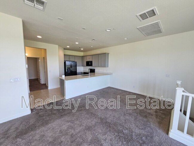 Building Photo - 4061 E Pony Ln