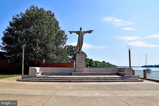 Building Photo - 73 G St SW