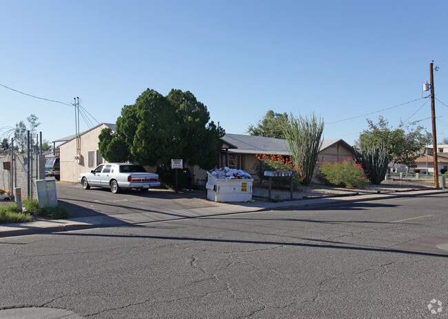 Primary Photo - 7102 N 45th Ave