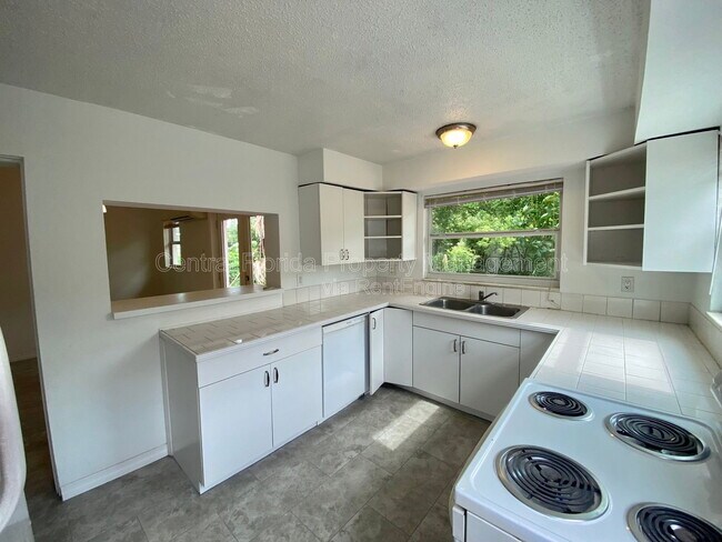 Building Photo - 4030 Corrine Dr