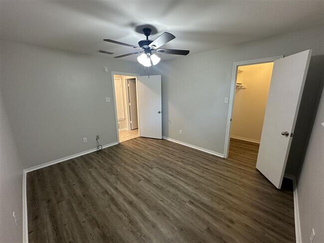 Building Photo - 17060 CR 191