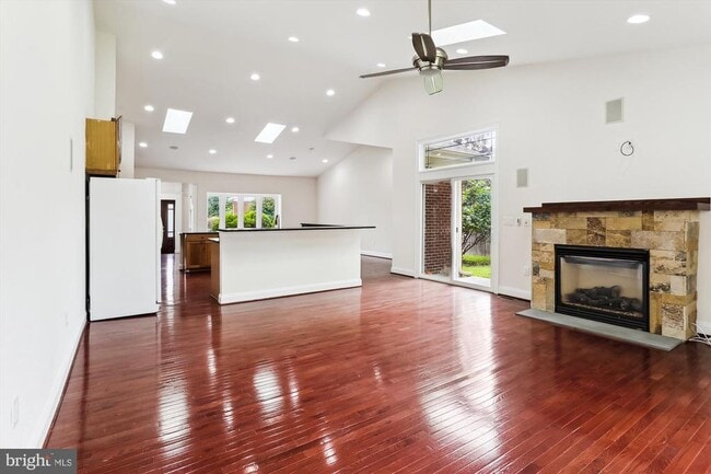 Building Photo - 9915 Ashburton Ln