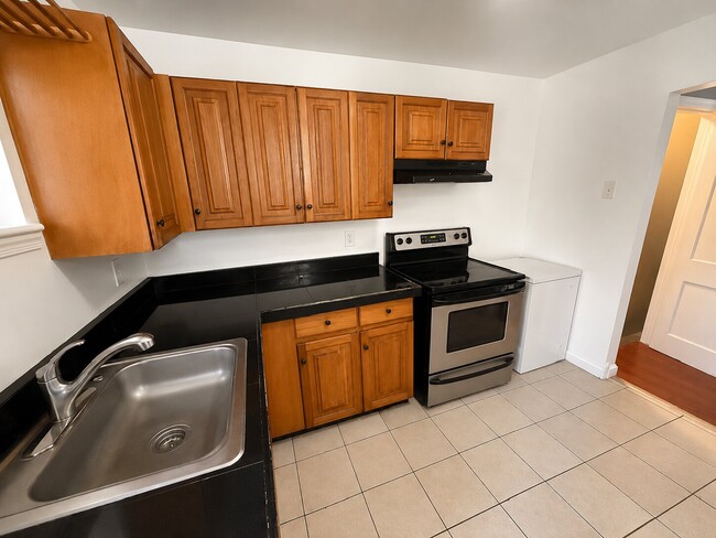 Building Photo - 2624 Gerritt St
