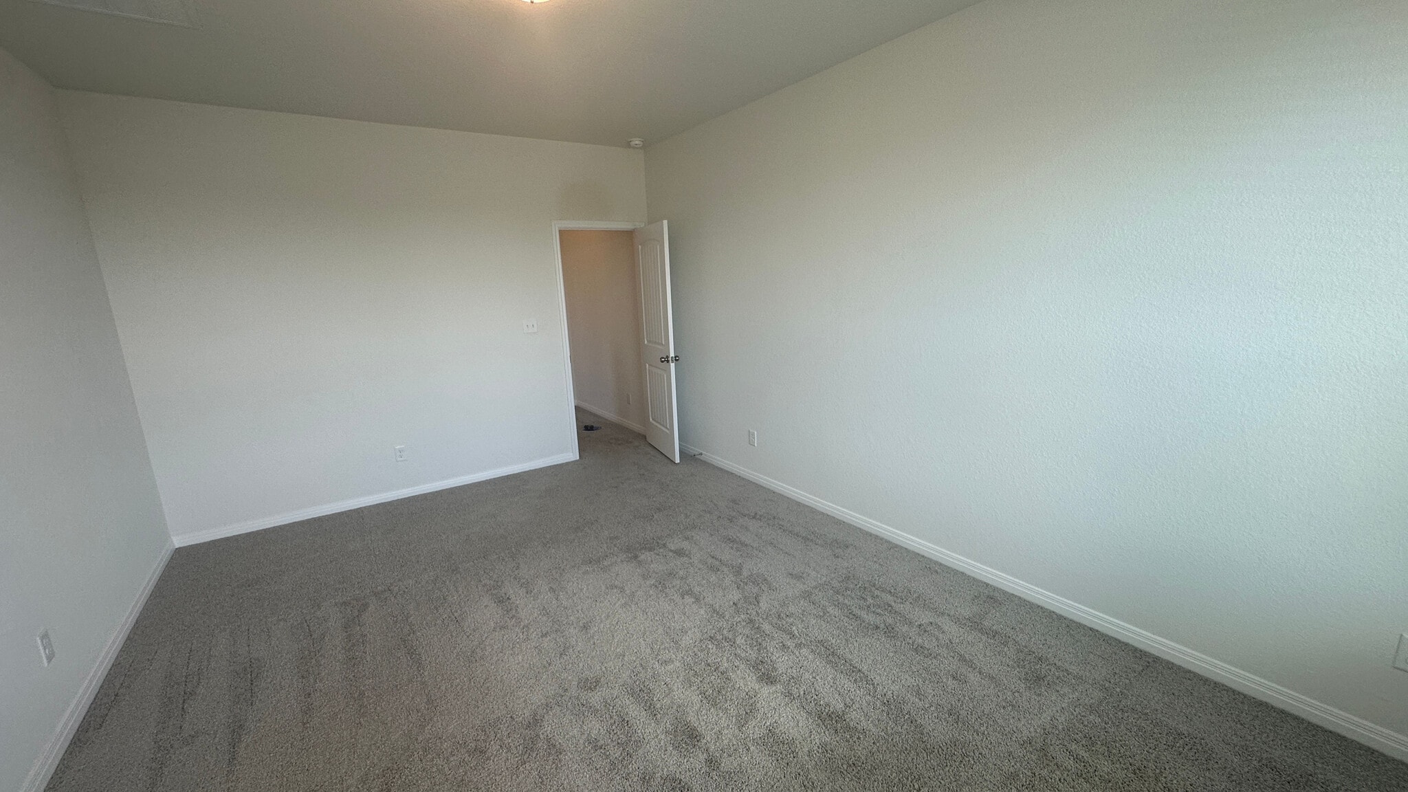 Building Photo - Room in Townhome on Cowbird Path