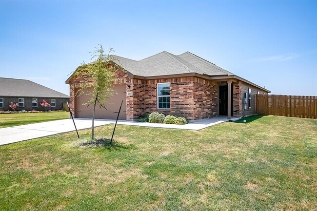 Building Photo - 18713 Quiet Range Dr
