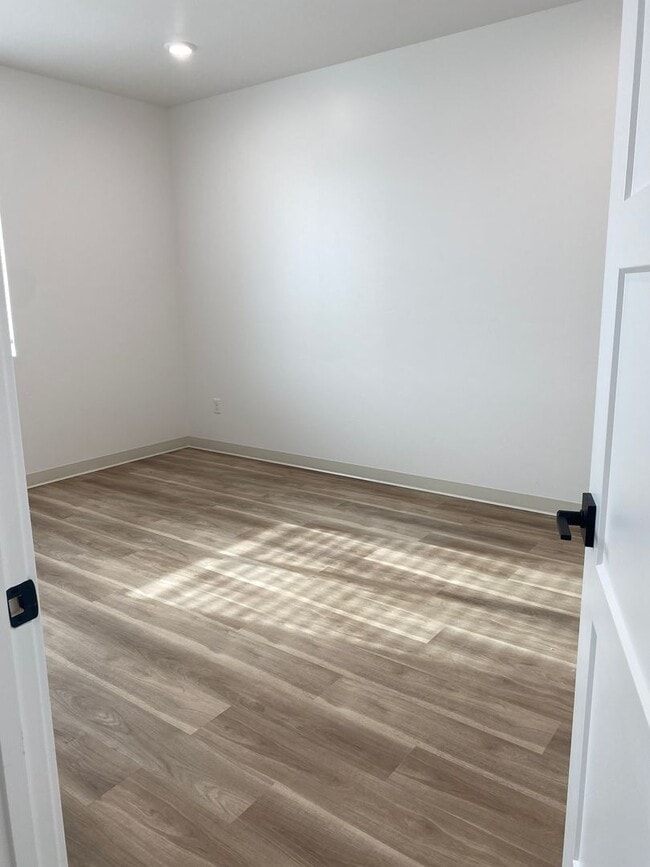 Building Photo - Driggs - New Flats at Teton Peaks Unit 204