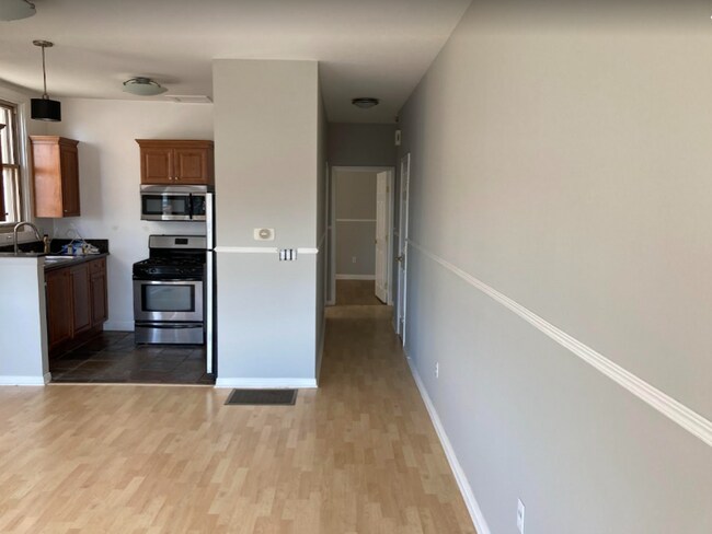 Building Photo - 2245 Curlew St