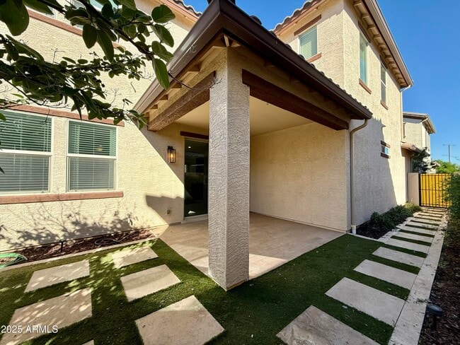 Building Photo - 16525 W Jenan Dr