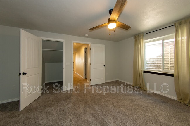 Building Photo - 3618 Woodhaven Dr