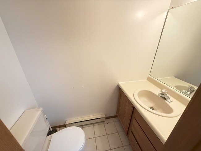 Building Photo - 134 English Ct