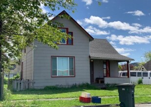 Building Photo - 4 Bedroom Home for Rent in the Sehome Neighborhood