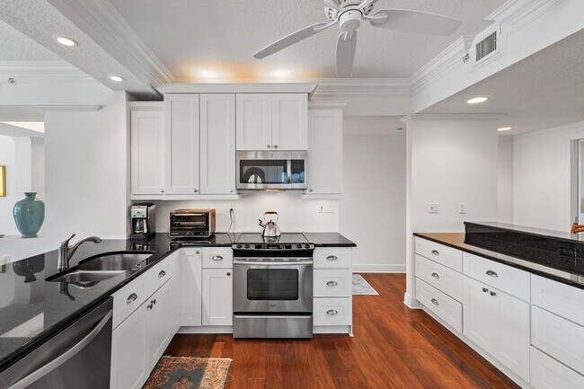 Building Photo - 1660 Jimmy Buffett Mem Hwy