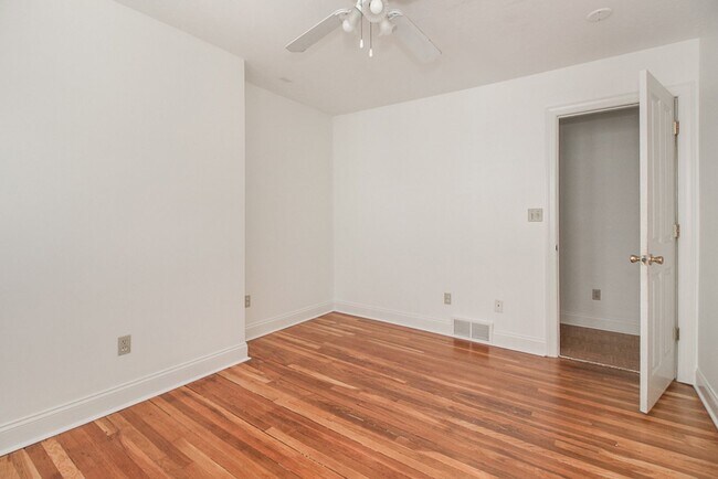 Building Photo - 3372 Sutton Rd